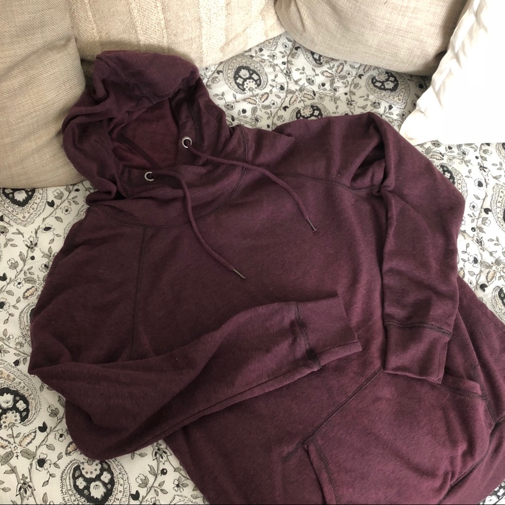 Women’s hoodie; L